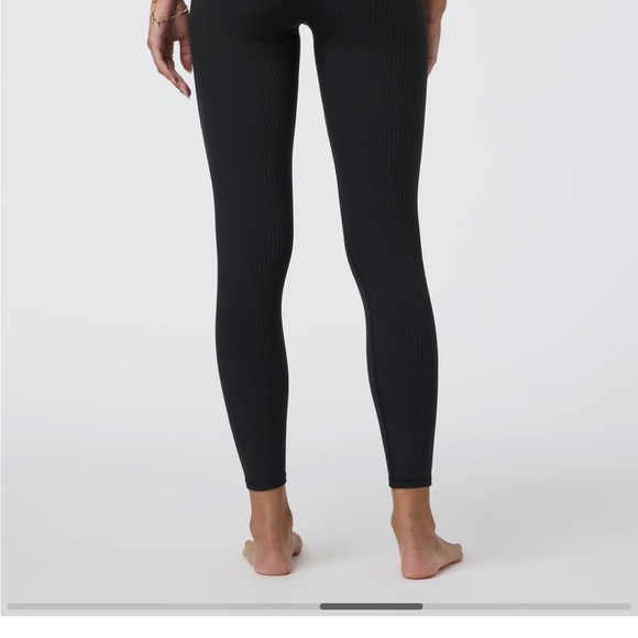 Vuori Inversion Rib Legging - Picture 2 of 6